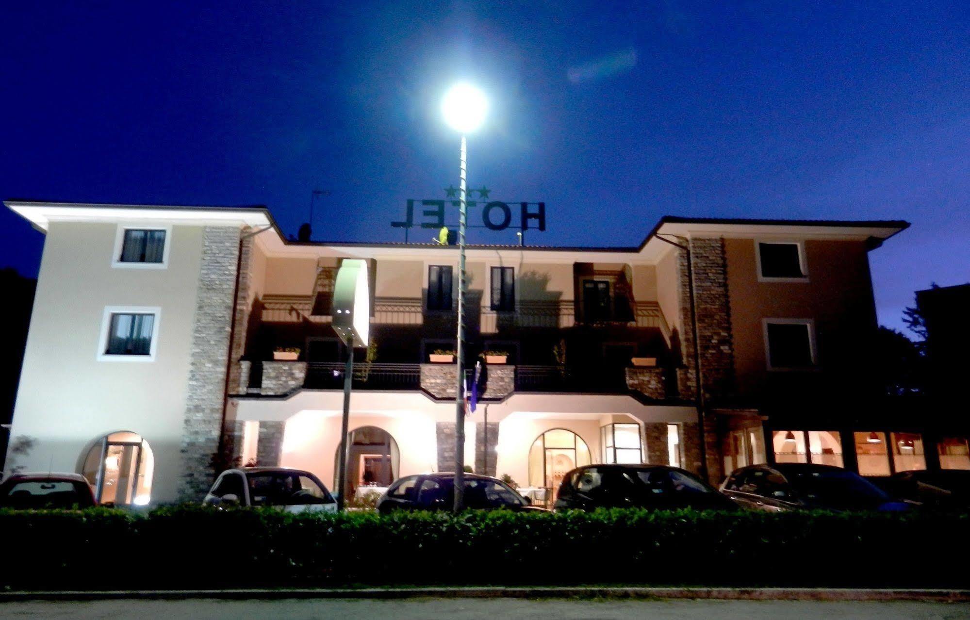 호텔 산토 스테파노 피에베산토스테파노 외부 사진